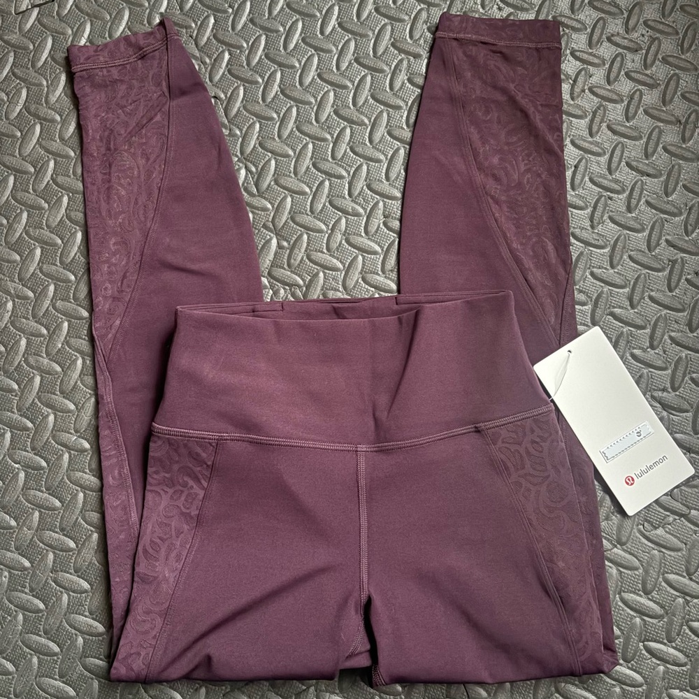 Lululemon Paisley Lace Overlay Tight 25’ NWT